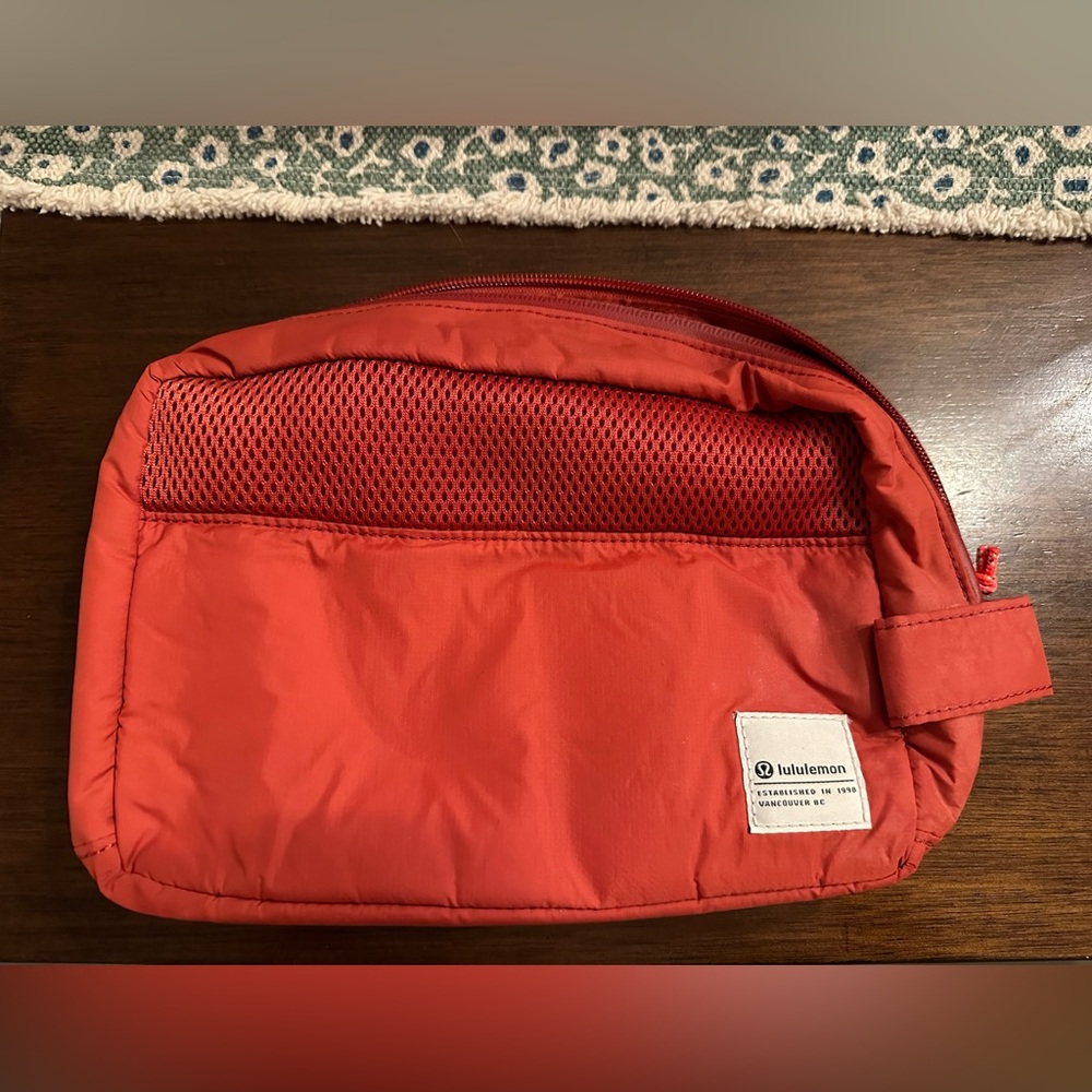 Lululemon cosmetics bag